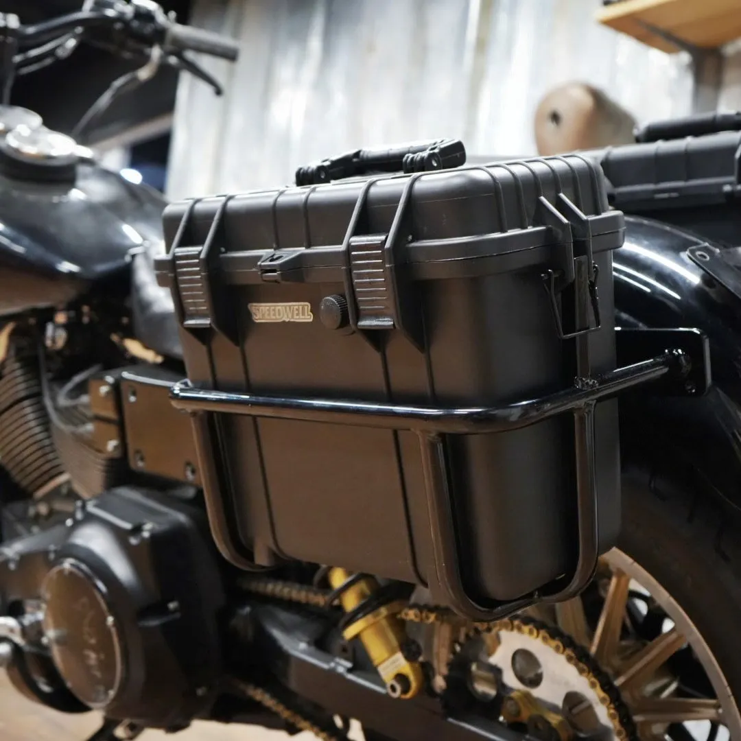 Speedwell Vigilante Saddlebags - Harley Dyna